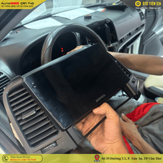 MÀN HÌNH ZESTECH Z18 - HYUNDAI SANTAFE 