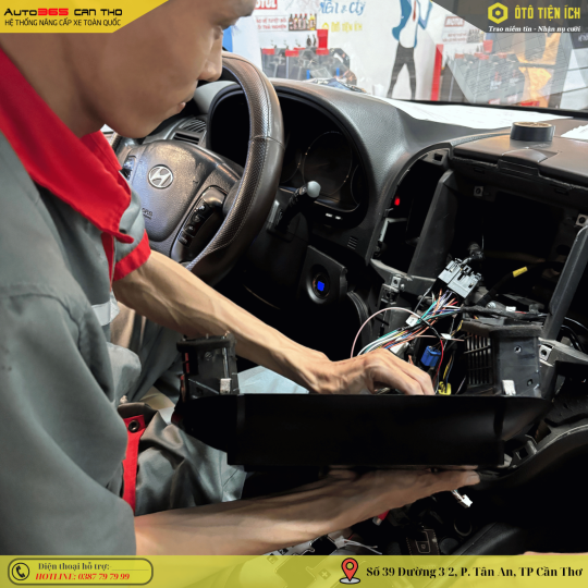 MÀN HÌNH ZESTECH Z18 - HYUNDAI SANTAFE 